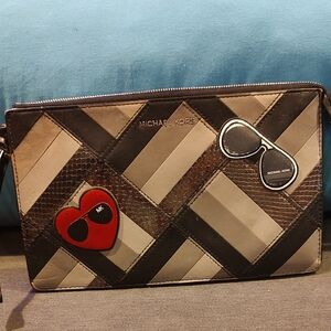 Michael Kors Big Leather ZippPurse W/ Black and Gray Geometric Design